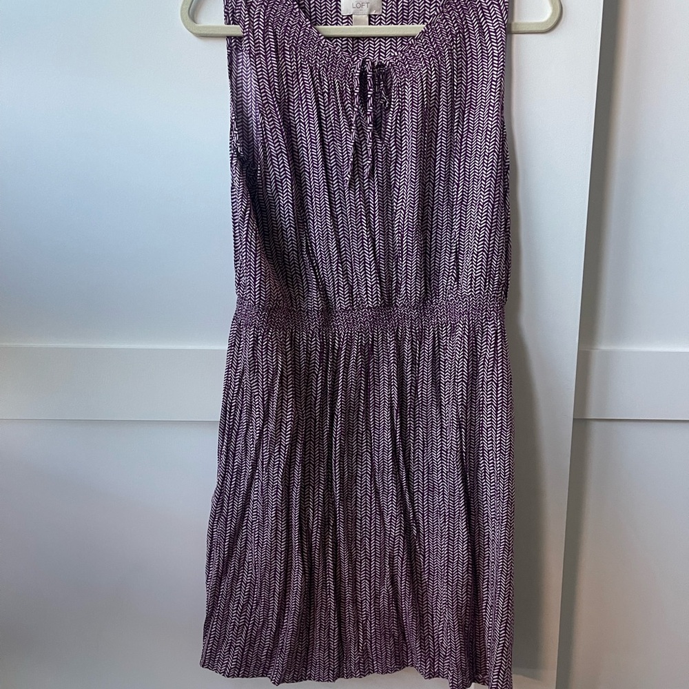 LOFT , size L , Elegant Purple and White Sleeveless Dress